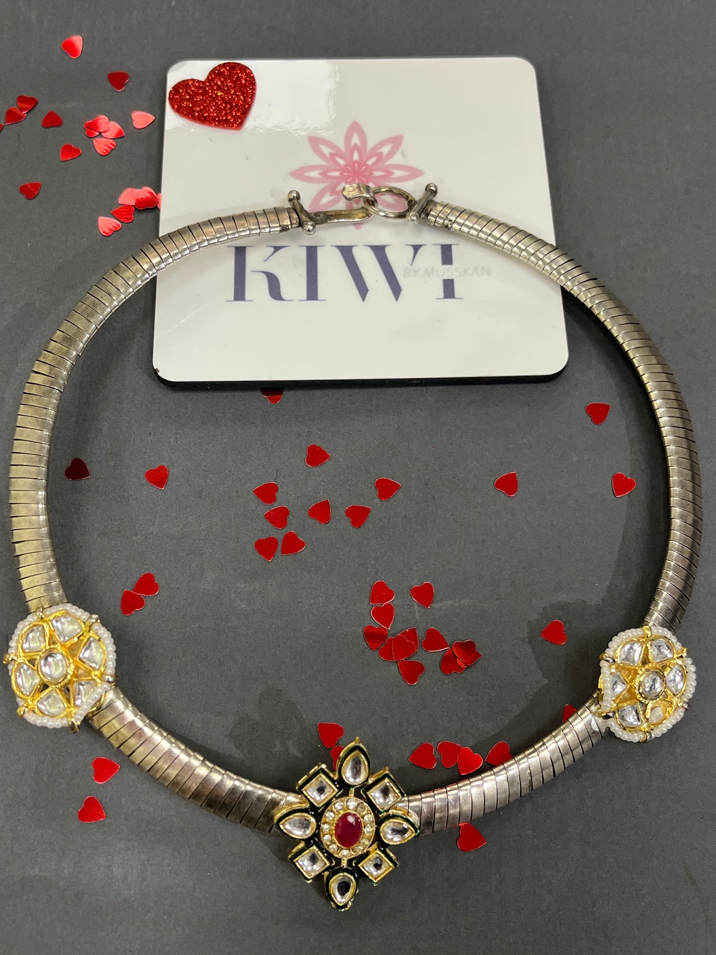 Silver kundan Hasli