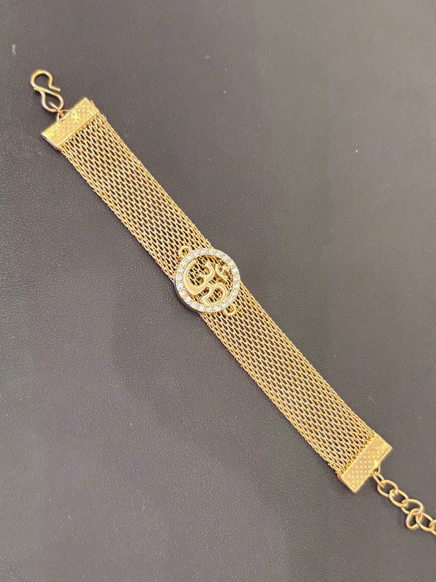 OM RAKHI