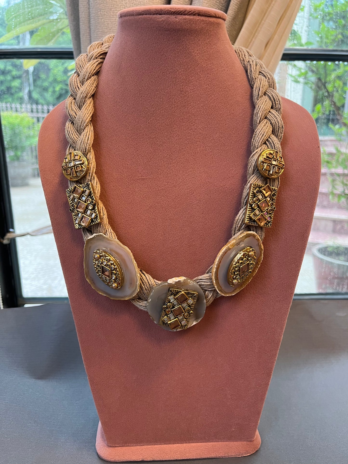 Aiget Baige Jute Necklace