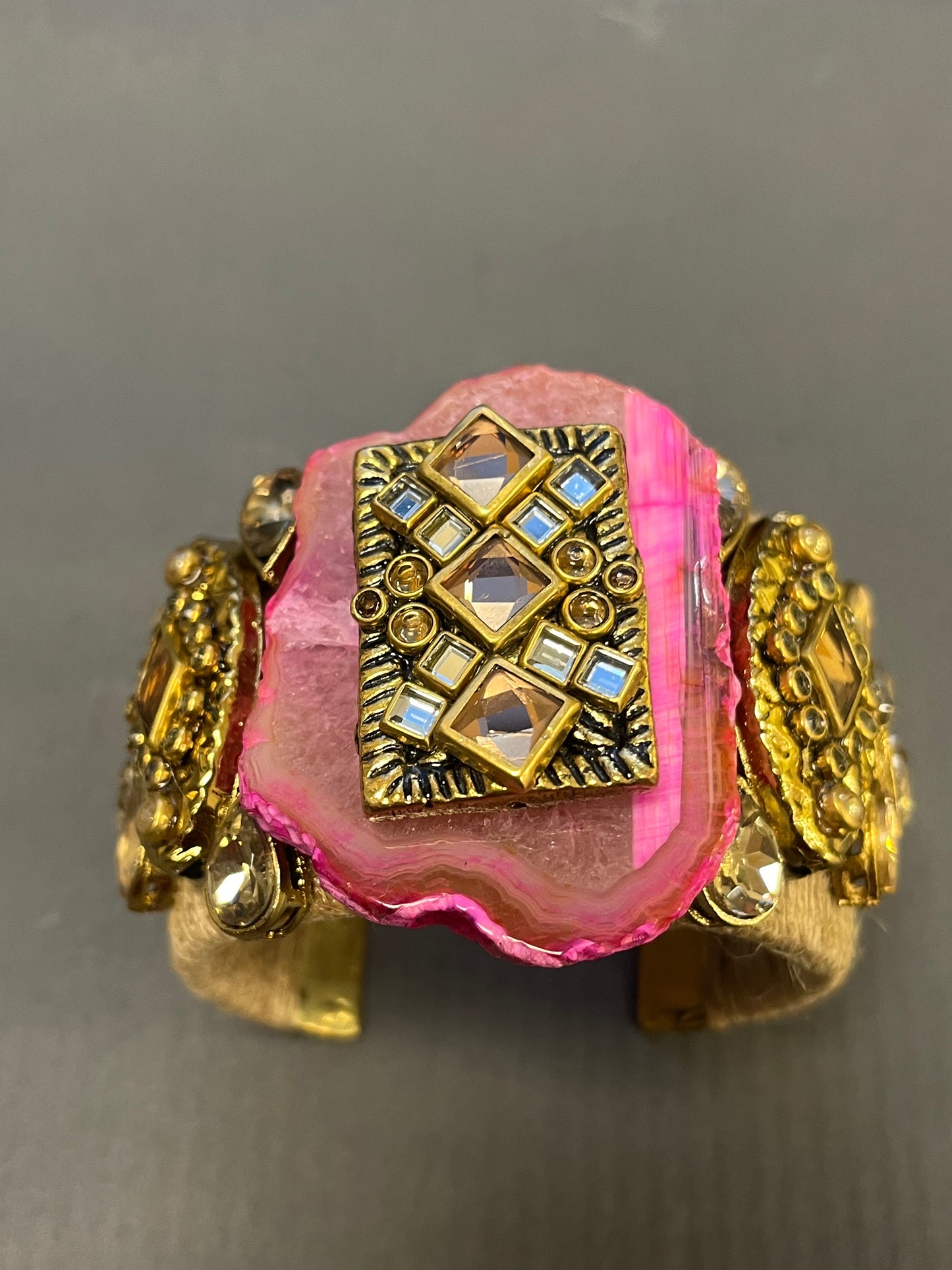 Pink aiget stone cuff