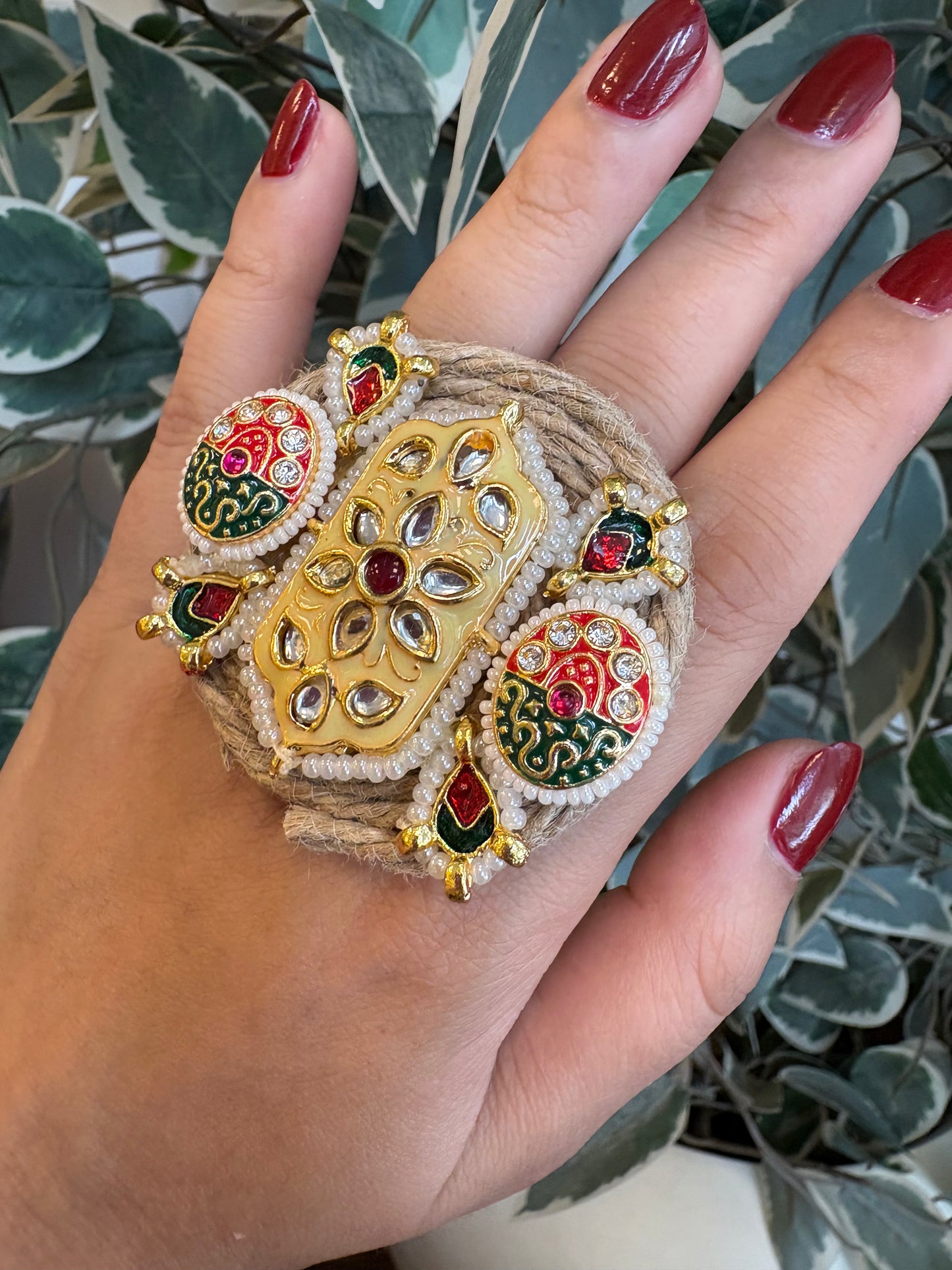 Yellow enamel jute ring