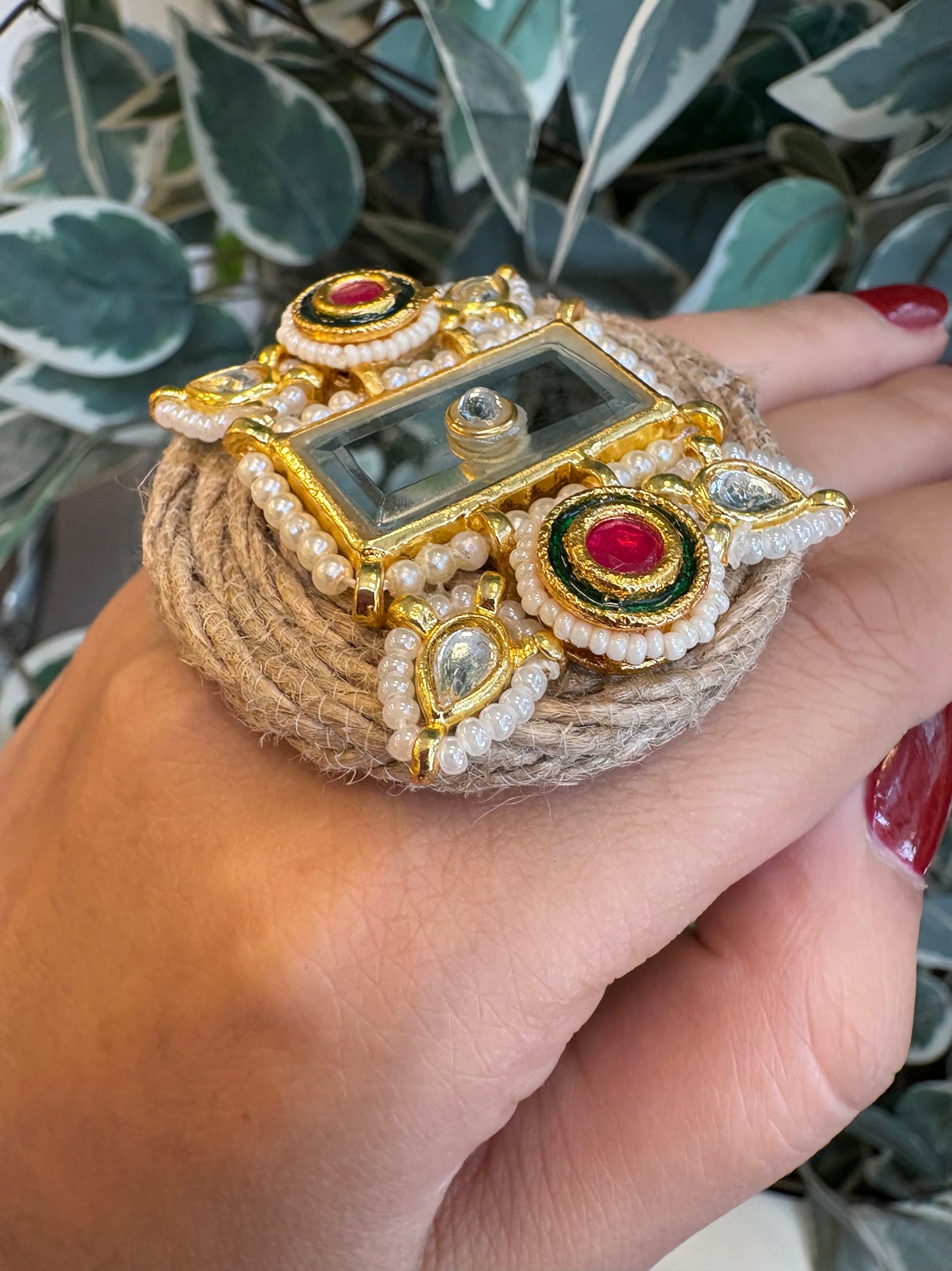 Mirror jute ring