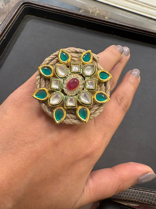 Green kundan jute ring