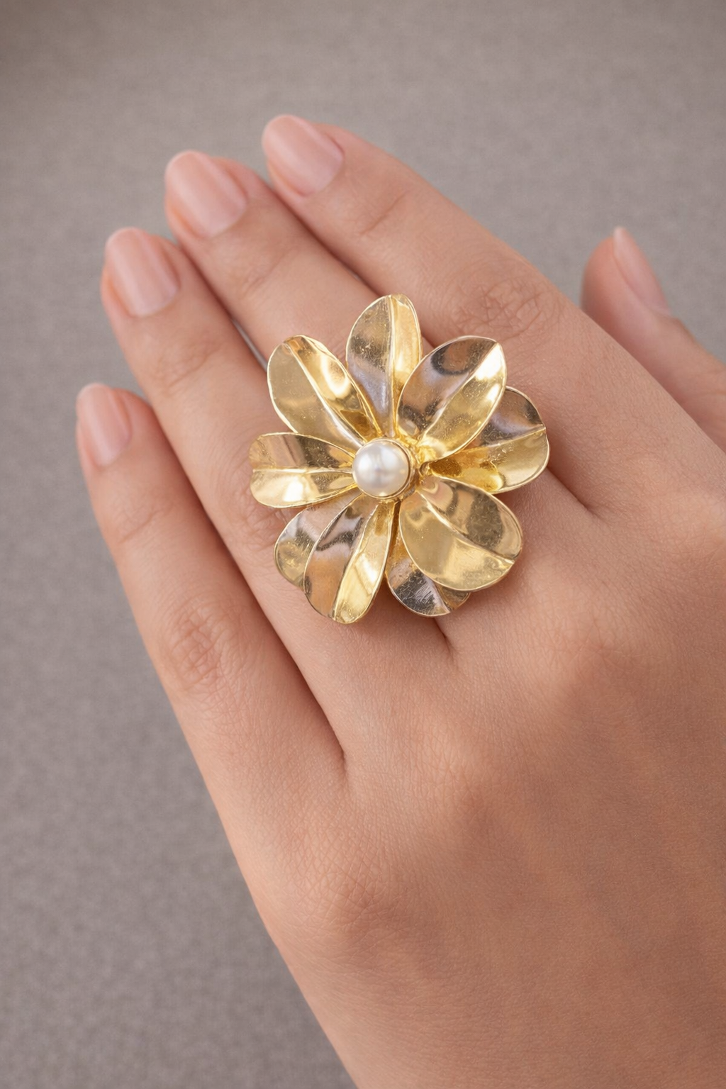 Floral golden ring