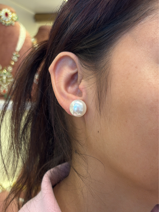 Pearl studs (One Pair)