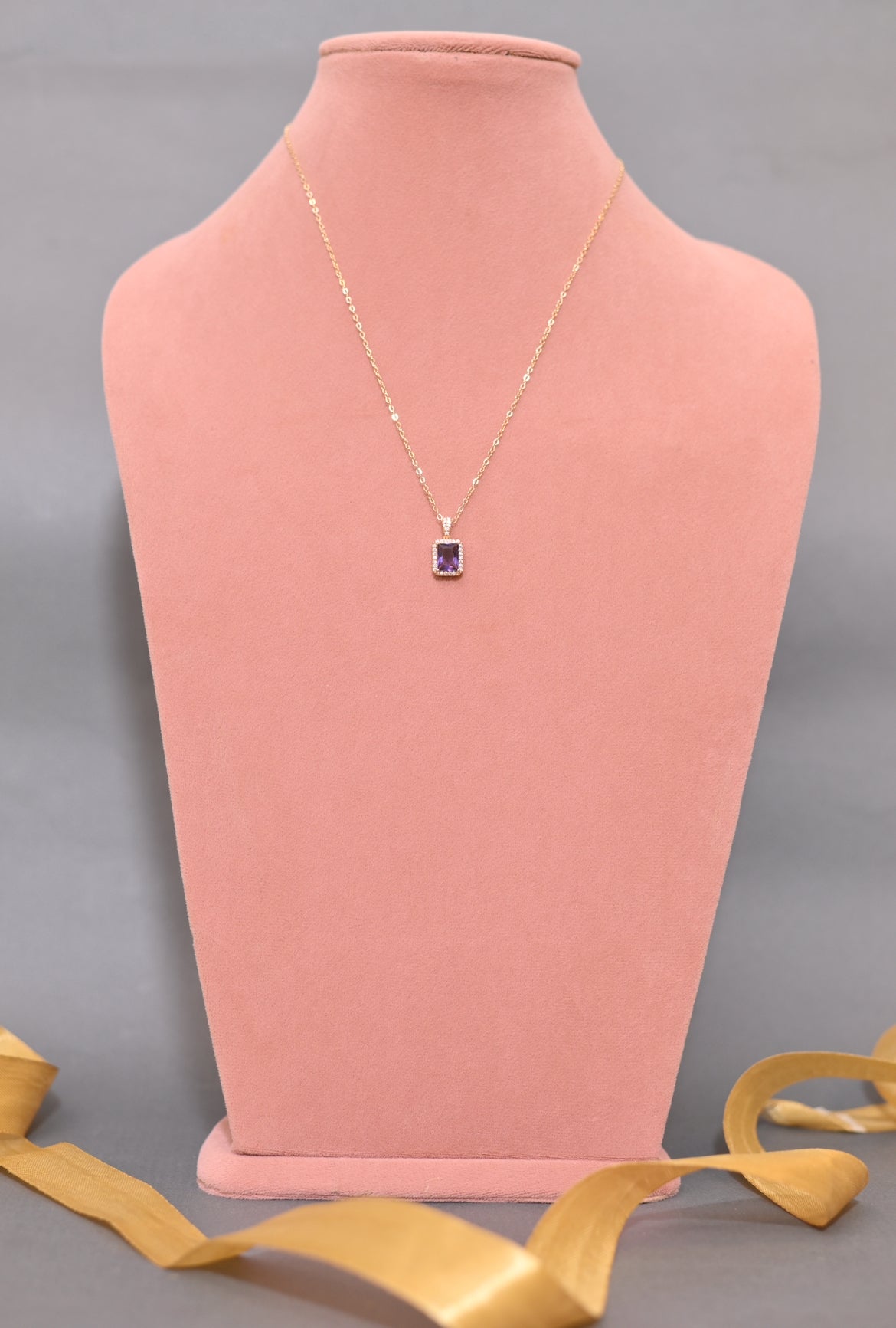 Amethyst pendant with chain