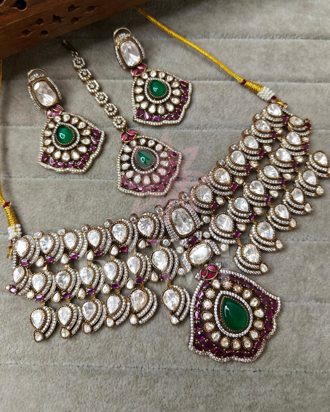 Polki Broad Choker