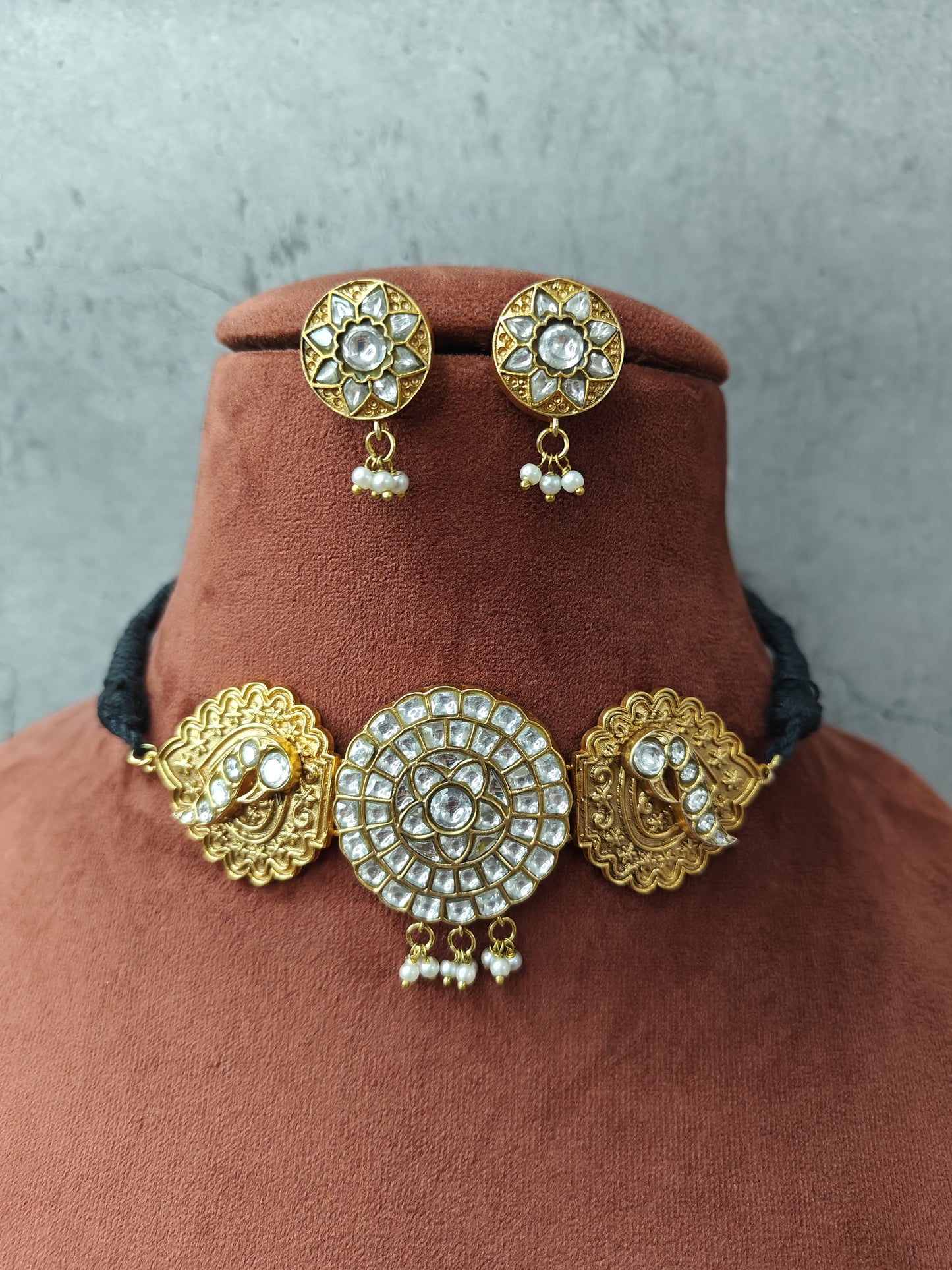 Jadau Thread Choker set
