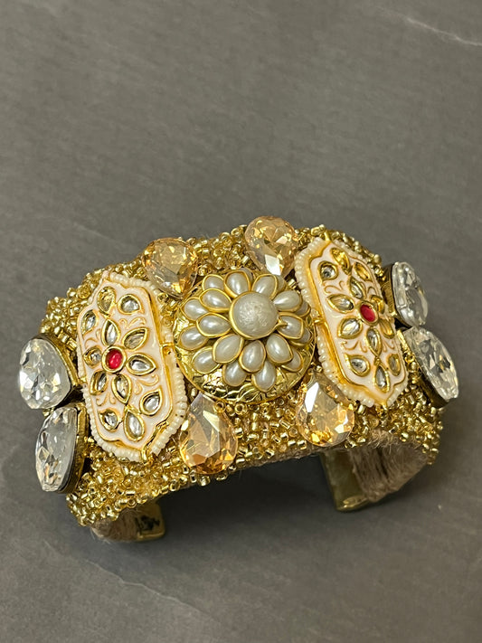 Wedding special cuff