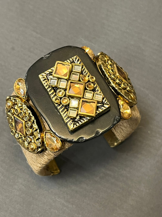 Black Aiget Cuff