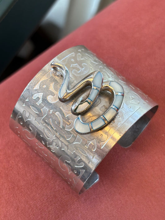 Silver handcuff