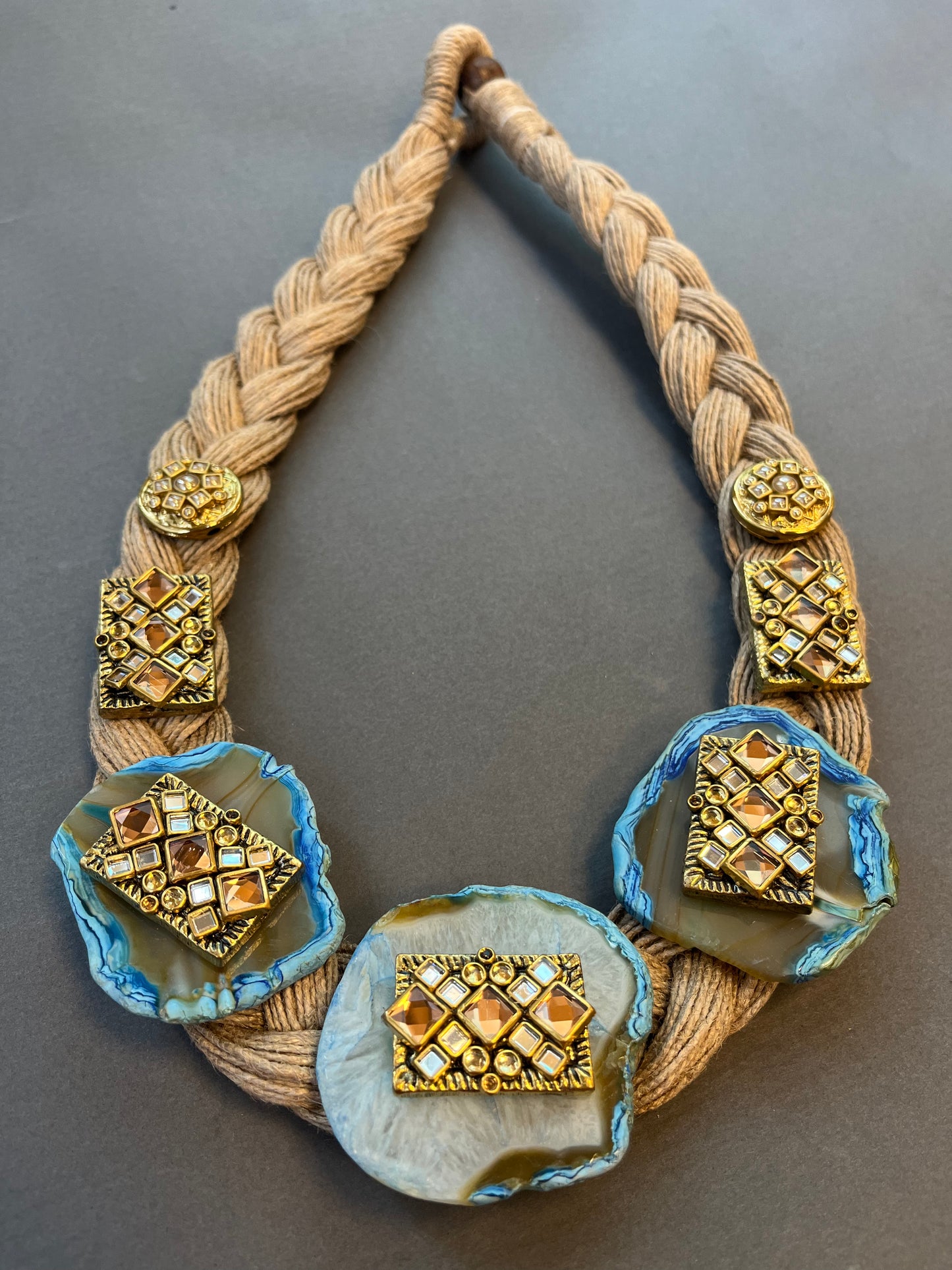 Aiget jute necklace