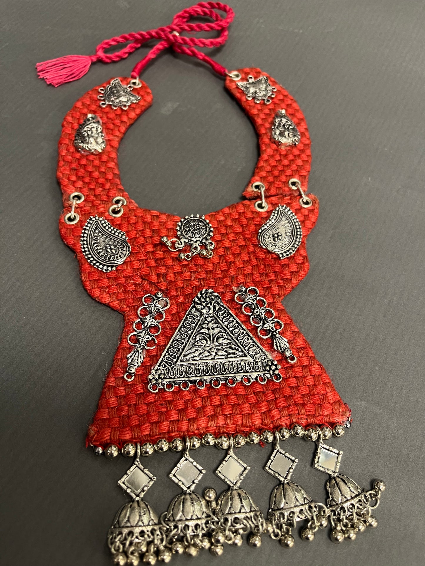 Red jute necklace