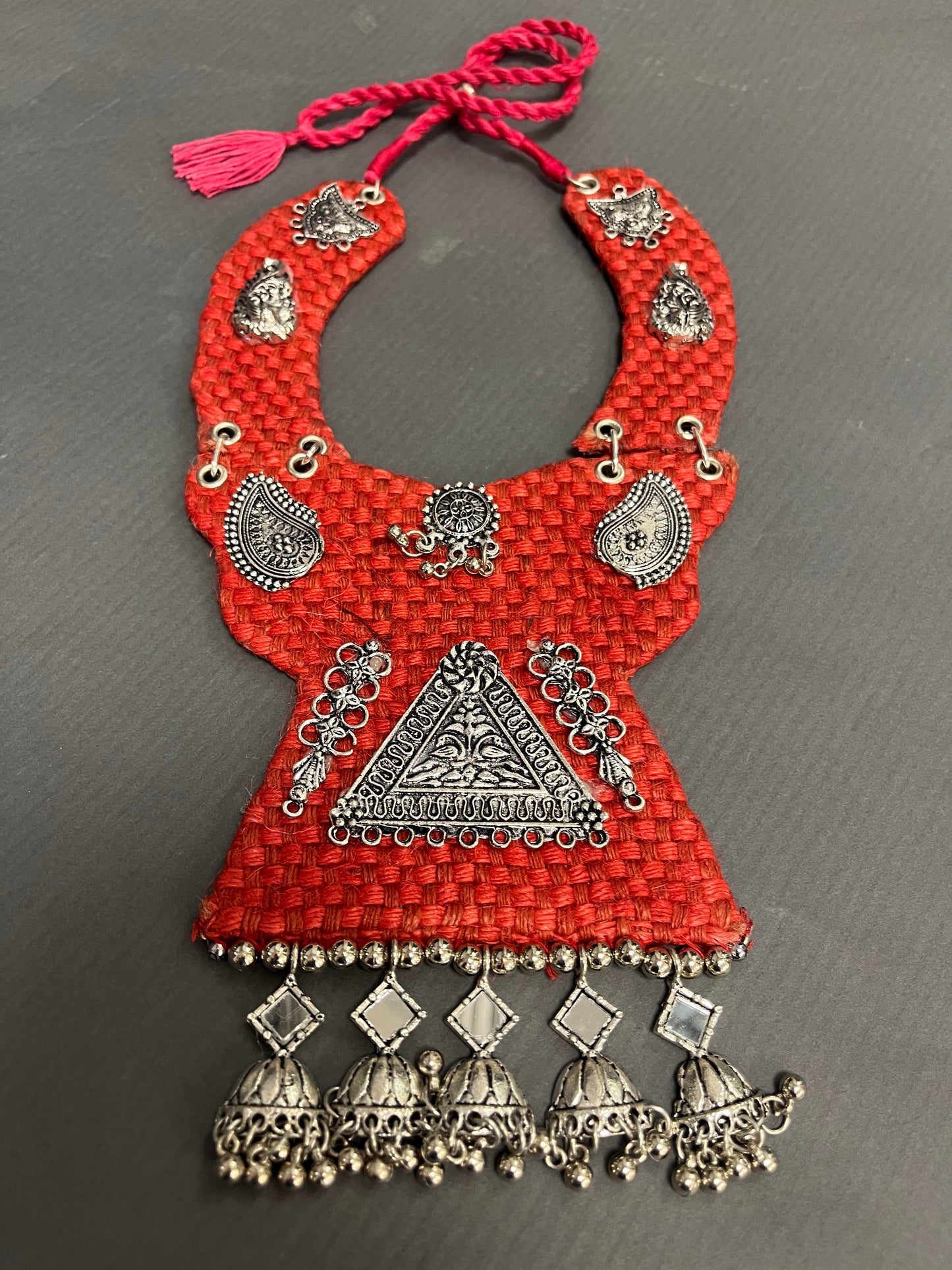 Red jute necklace