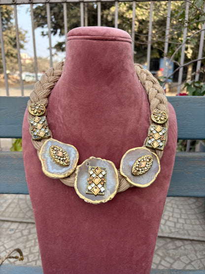 Aiget Baige Jute Necklace