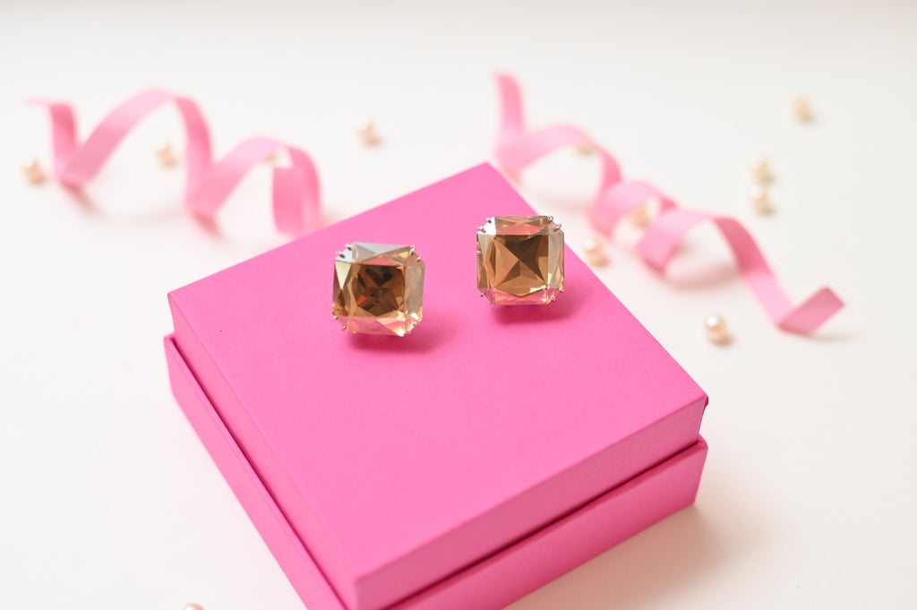 Sparkle with Swarovski: Elevate Your Style with Our Stunning Swaroski Earrings - Kiwibymusskan