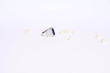 Stay Chic on the Go with our White Gold Travel Cocktail Ring, the Perfect Accessory for Any Adventure - Kiwibymusskan