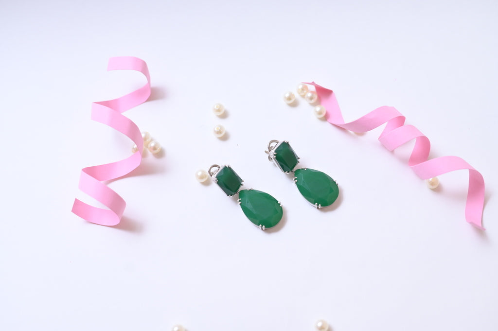 Go Green with Glamour: Swarovski Earrings in Stunning Shades of Green - Kiwibymusskan