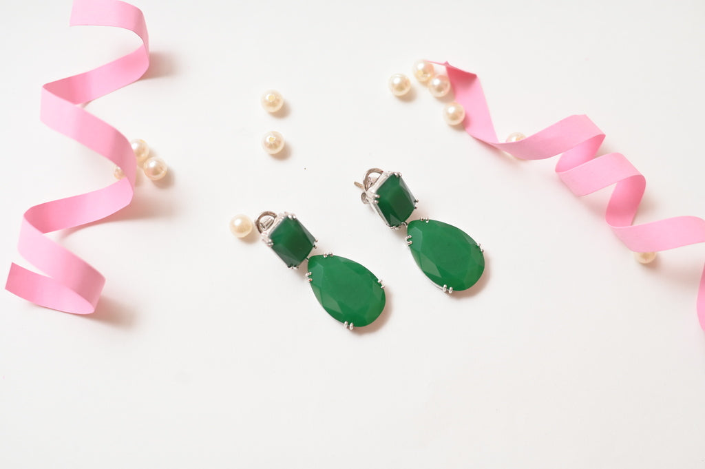 Go Green with Glamour: Swarovski Earrings in Stunning Shades of Green - Kiwibymusskan