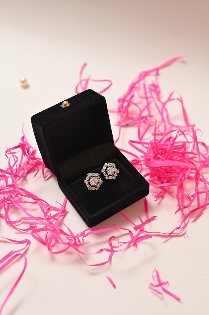 Travel in Style with Trendy and Lightweight Stud Earrings - Kiwibymusskan