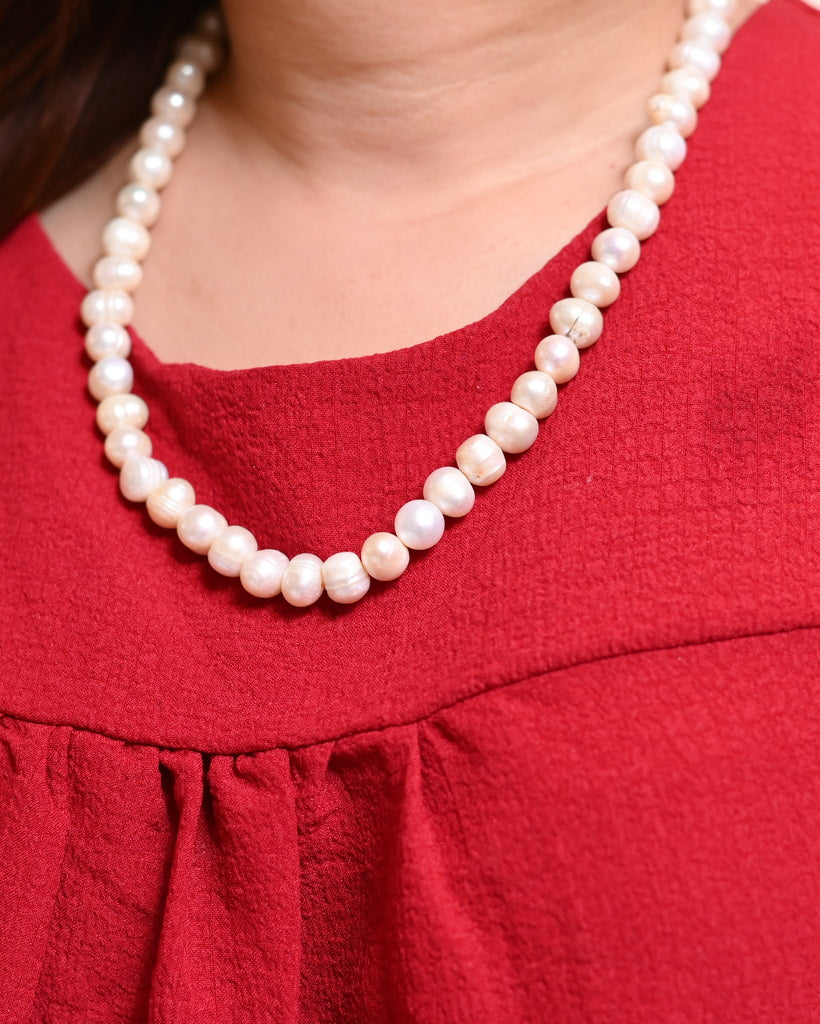 Dior pearl necklace ✨3100 qr | Instagram